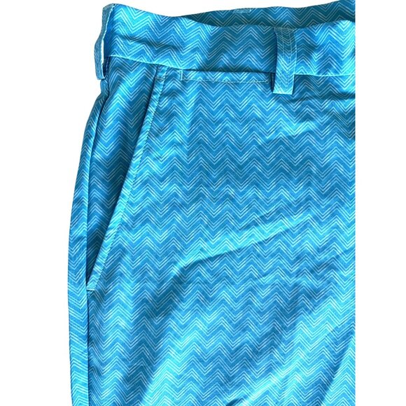 PGA Tour Mens Golf Shorts Blue Chevron NWOT Size 36 Quickdry Lightweight - Picture 3 of 7